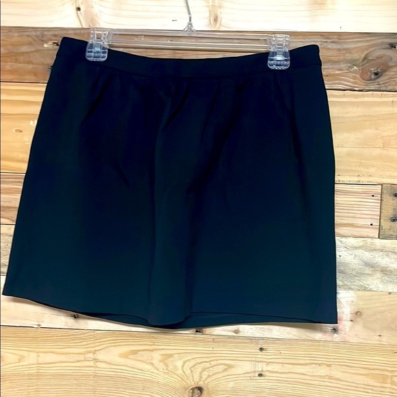 J. Crew size 12 Black Super Soft and Stretchy Mini Skirt with Back Zip Closure - Picture 1 of 7